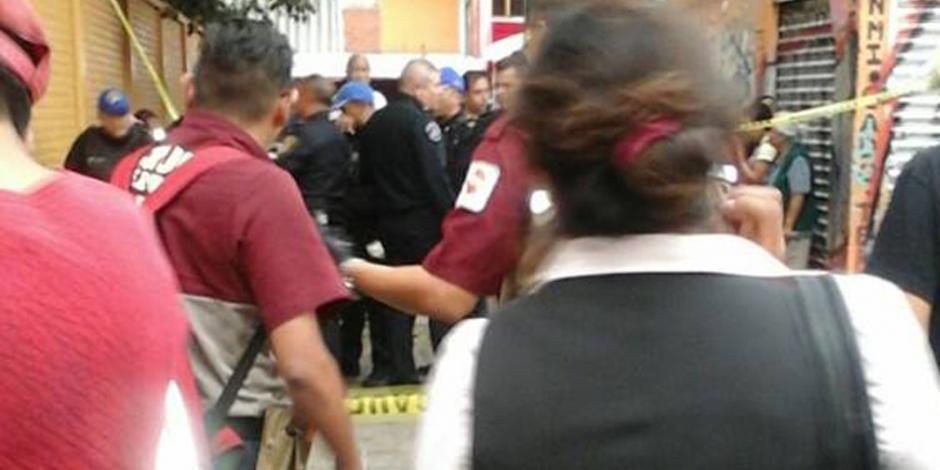 SSPCDMX rescata a presunto asaltante de ser linchado en Iztacalco