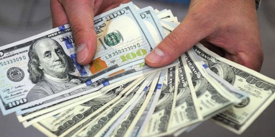 Dólar abre operaciones en $19.40 en AICM y bancos de CDMX