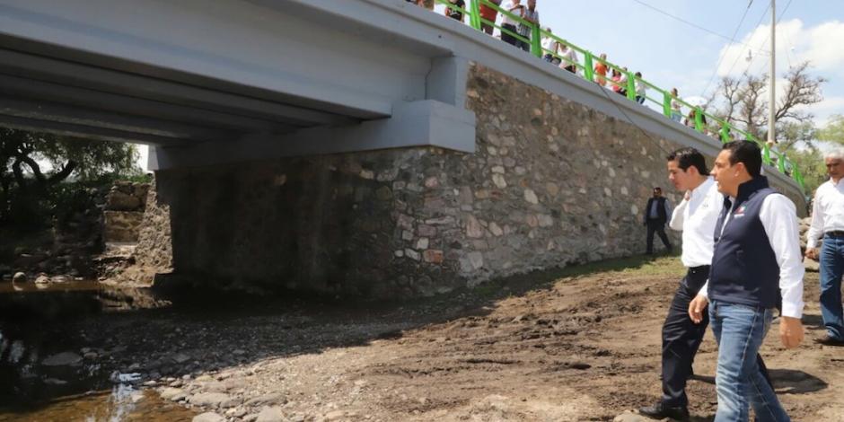 Inaugura Omar Fayad puente vehicular en Tula