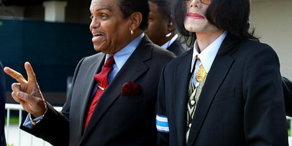 Médico revela que Michael Jackson fue castrado por su padre