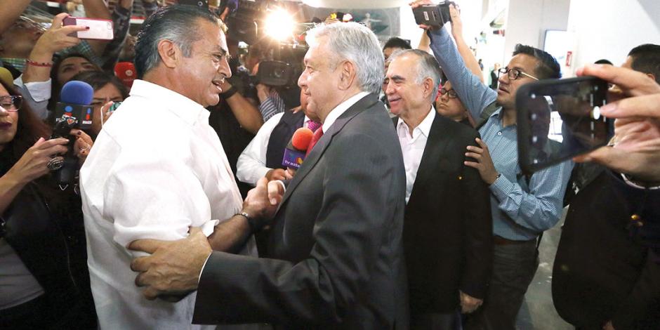 Reconoce AMLO que EPN deja país sin crisis política ni financiera