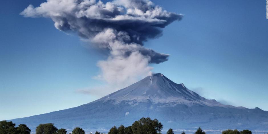 Popocatépetl registra explosión con fumarola de 1.7 kilometros