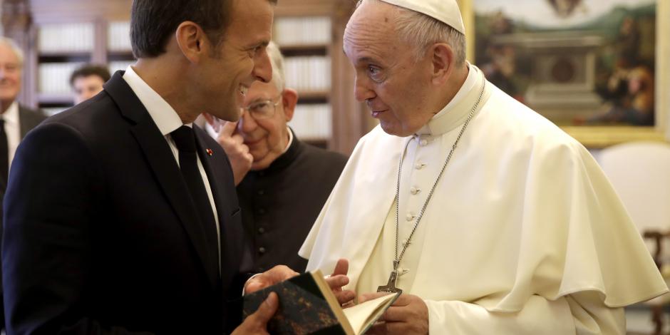 Papa Francisco y Macron abordan desarme, migraciones y Medio Oriente