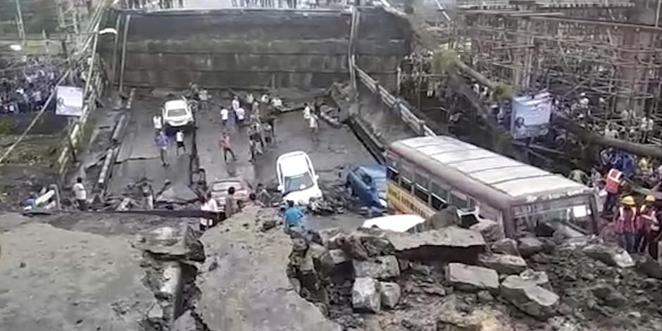 VIDEO Y FOTOS: Colapsa otro puente; esta vez en Calcuta, India