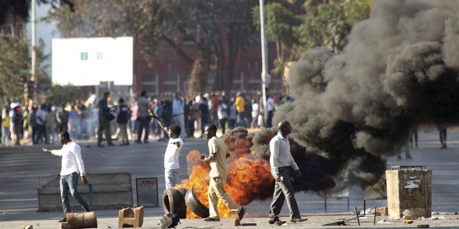 Ejército de Zimbabwe mata a 3 en protestas