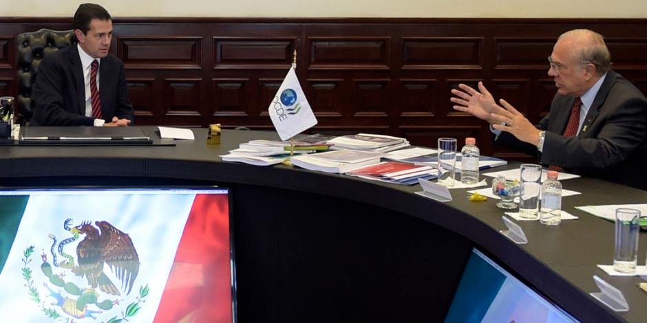 José Ángel Gurría entrega a EPN tercer informe sobre NAIM