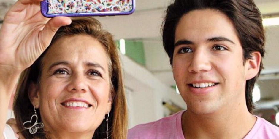 Hijo de Margarita Zavala trollea a su mamá en redes sociales