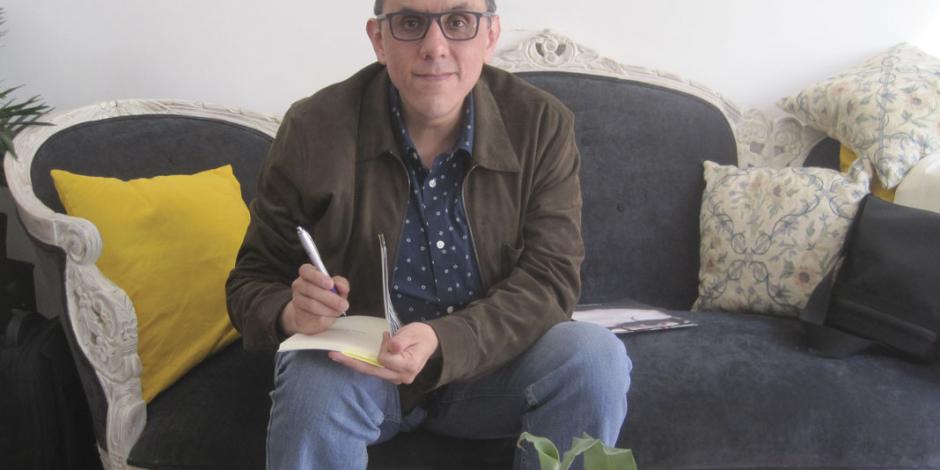 Soy ferviente promotor y cultivador de la minificción: Alberto Chimal