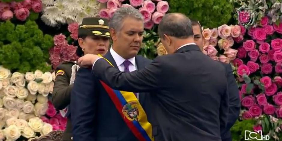 Jura Iván Duque como presidente de Colombia