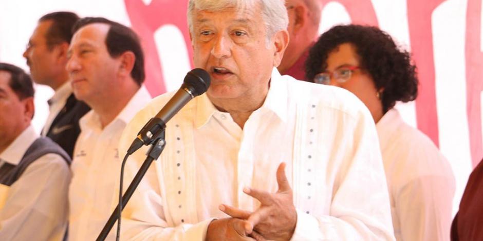 A veces no tengo ni para el taxi, apenas cargo 200 pesos, dice López Obrador