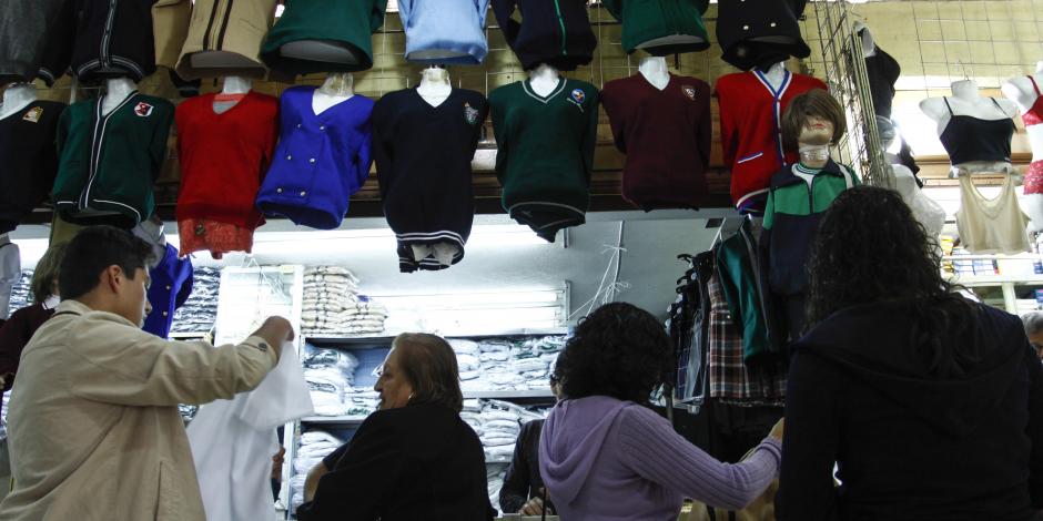 México desperdicia más de 270 toneladas de uniformes escolares