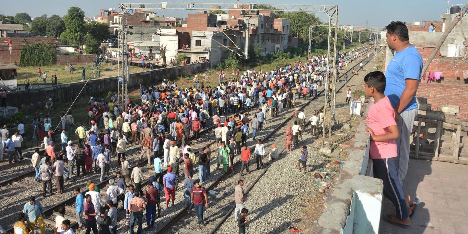 Accidente de tren en India deja 61 muertos; la mayoría son migrantes