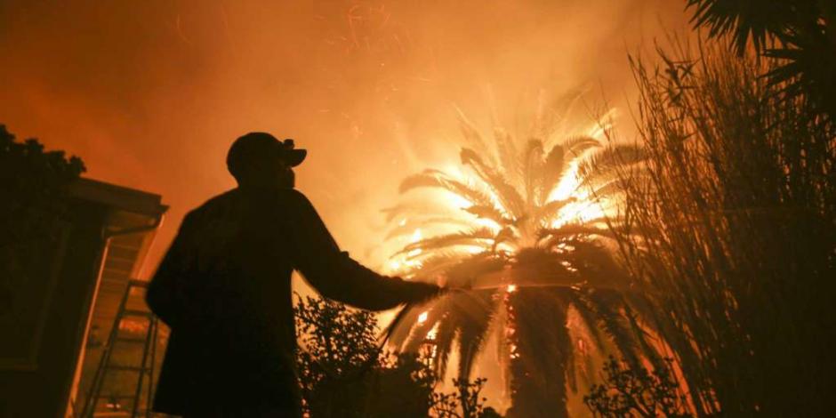 Sube a 11 los muertos por incendio forestal al norte de California