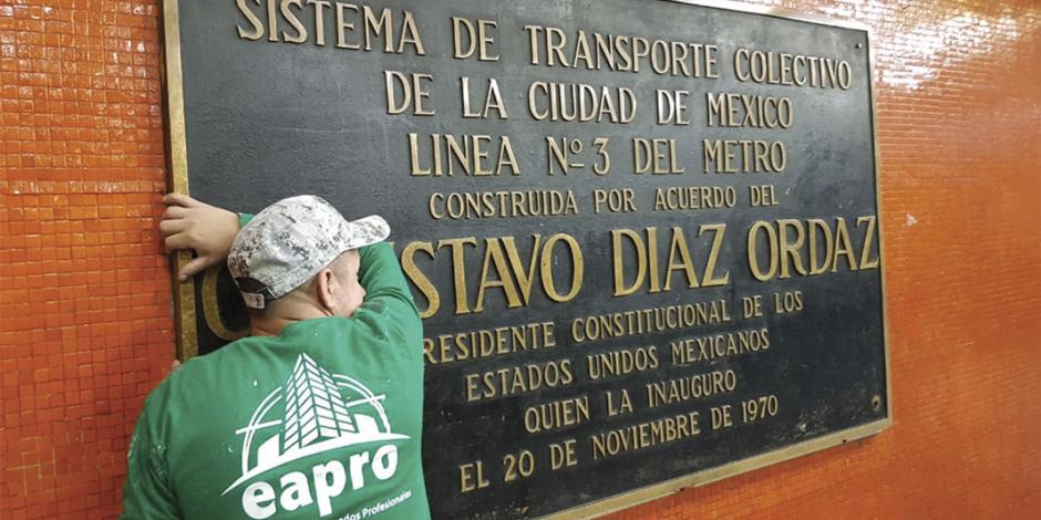 Amieva remueve placas de Díaz Ordaz y se le arma