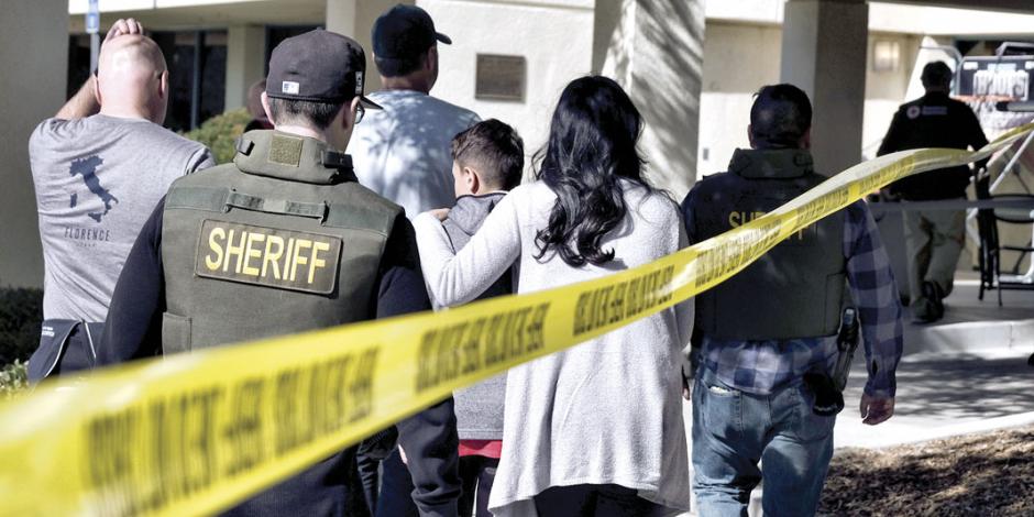 Exmilitar masacra a 12 personas en un bar de California