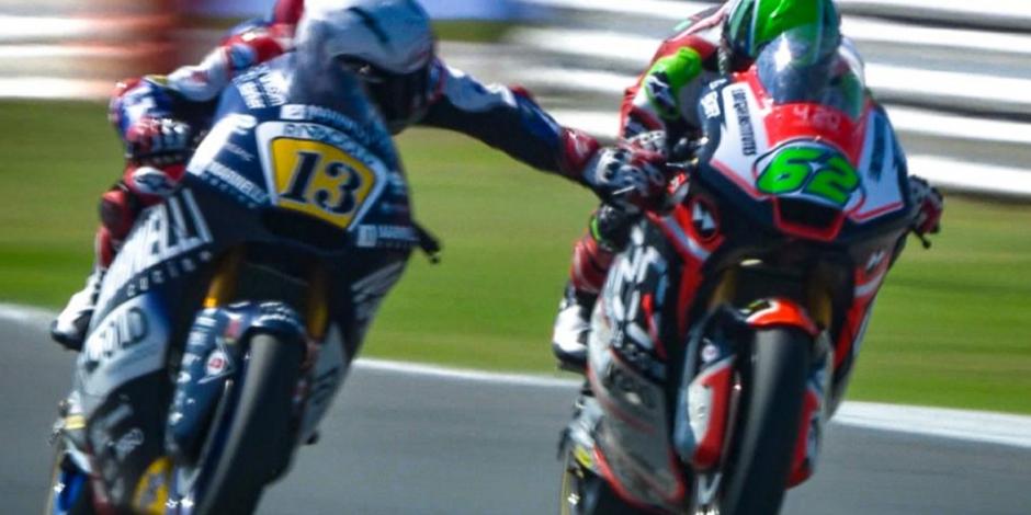 VIDEO: En plena competencia, motociclista aprieta freno de su rival para ganar