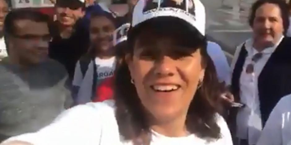 VIDEO: Tras la lluvia, Margarita Zavala volantea en calles de Azcapotzalco