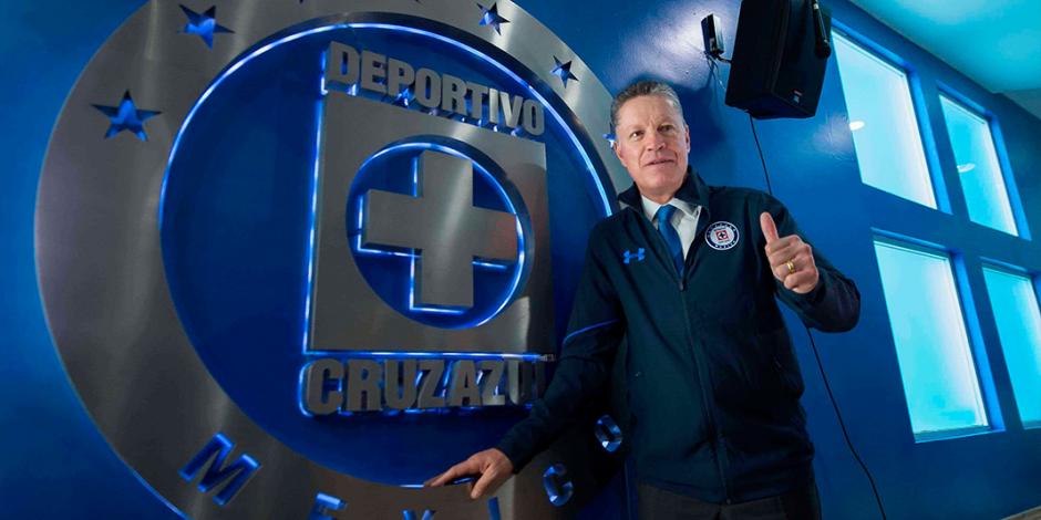 El director deportivo Ricardo Peláez busca más fortaleza en Cruz Azul