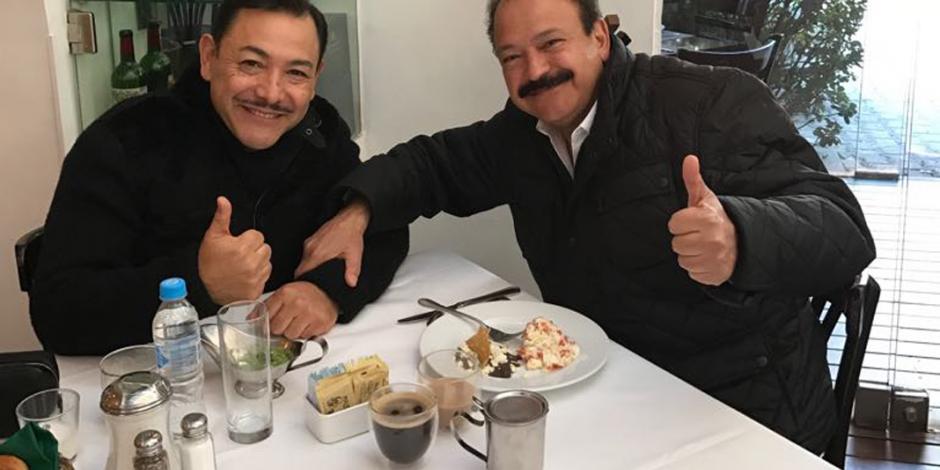 En desayuno Ahued agradece apoyo y amistad de Héctor Serrano