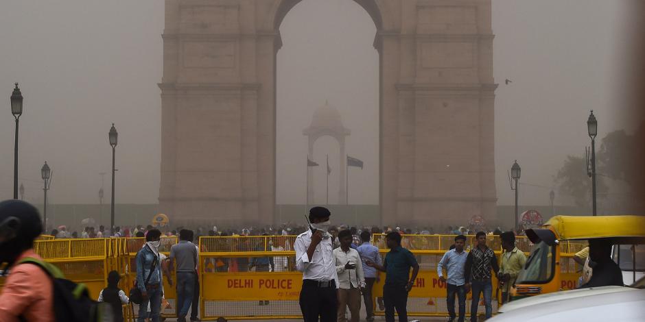 77 muertos y 143 heridos dejan tormentas de polvo en India