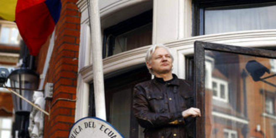 Advierte Correa que Julian Assange tiene los días contados en embajada