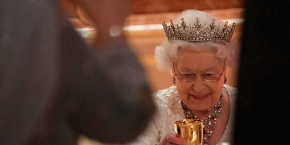 Reina Isabel II celebra su cumpleaños 92 con concierto
