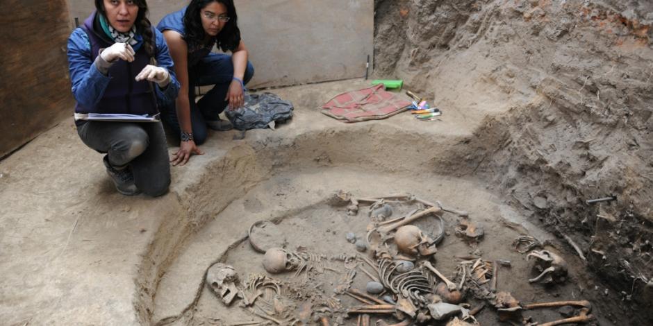 Halla INAH entierro múltiple de una aldea de hace 2400 años en Tlalpan