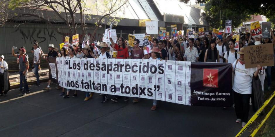 Marchan en Jalisco para exigir la aparición con vida de 3 estudiantes de cine
