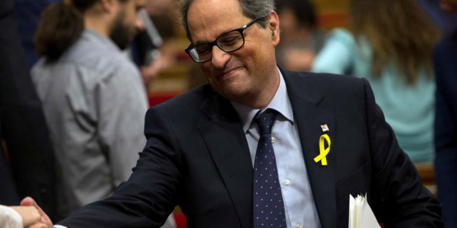 Sin la bandera española, toma posesión Quim Torra, nuevo presidente catalán