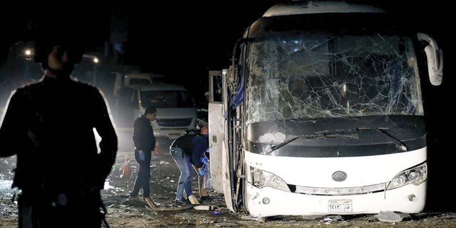 Explosión de autobús mata a cuatro en Egipto