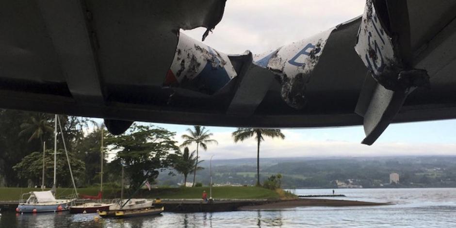 Lava perfora techo de bote y lesiona a 23 turistas en Hawai