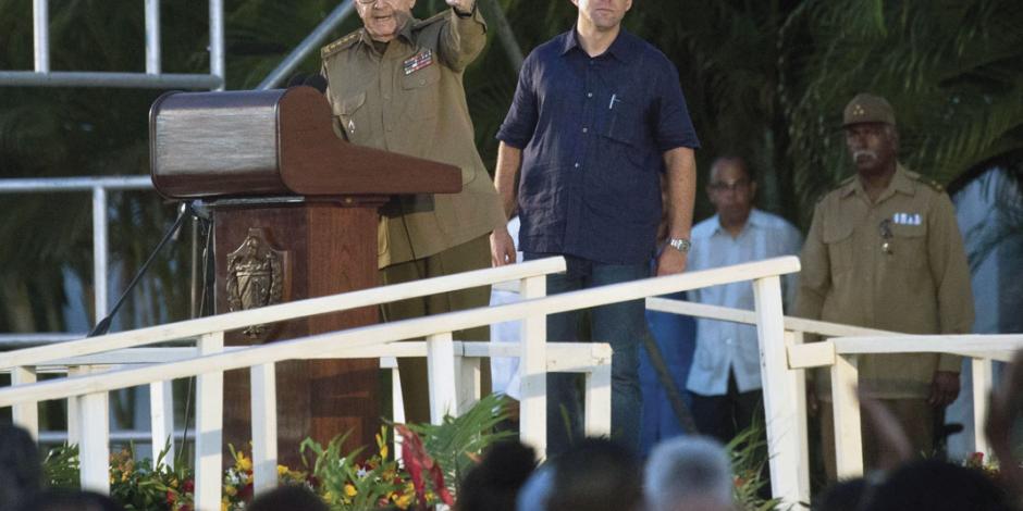 Castro llama a socios a armar frente anti-EU