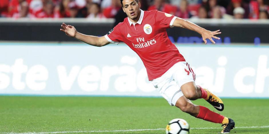 Por baja de juego Jiménez no entra en plan de Benfica