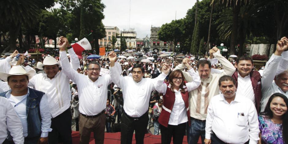 Morena aviva con marcha su batalla poselectoral por Puebla