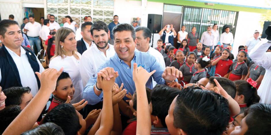 Con entrega de mochilas y útiles, Tamaulipas beneficia a estudiantes