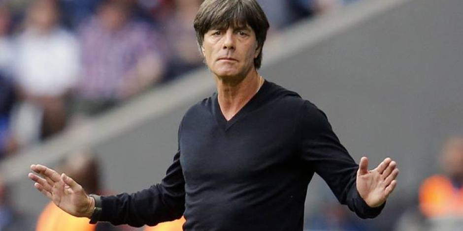 Alemania ratifica a Loew como técnico pese a fracaso en el Mundial