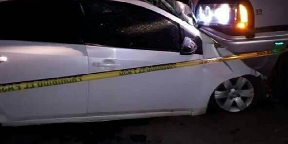 Choque entre auto y camión torton deja 6 muertos en carretera de Acapulco