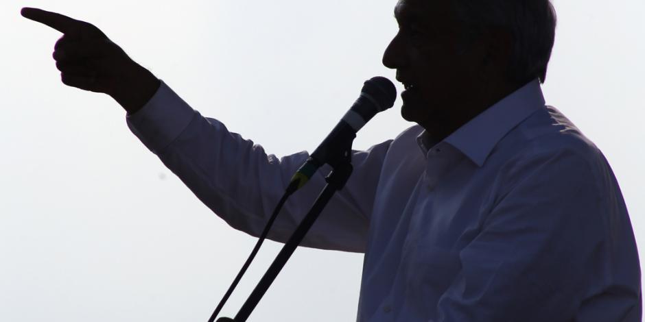 López Obrador llama "camajanes" a empresarios