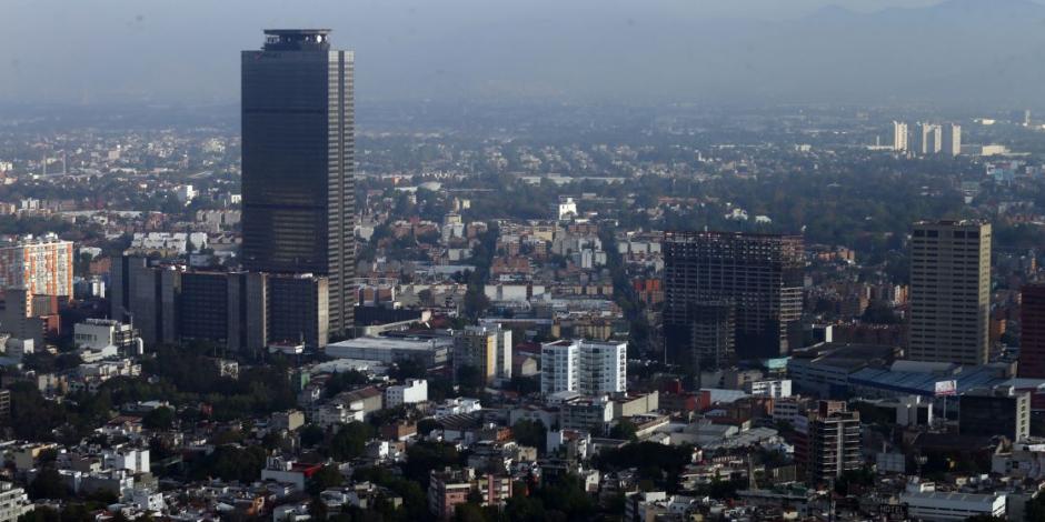Fitch Ratings cambia calificación de estable a negativa a México