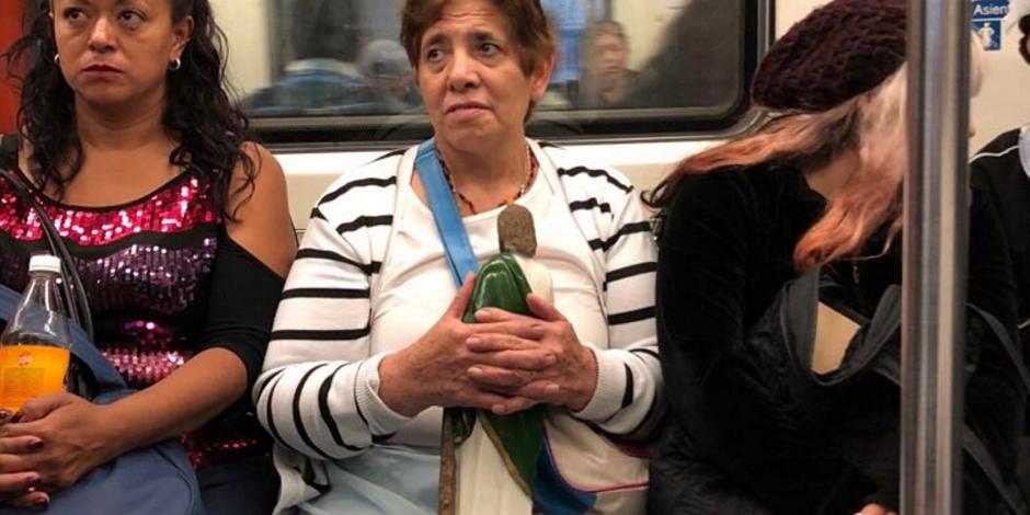 San Judas Tadeo viaja en el Metro capitalino desde temprano