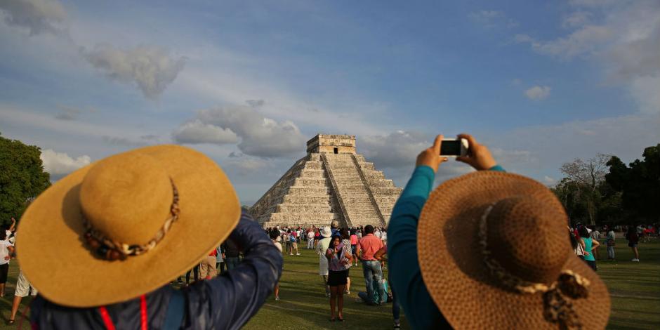 México libra alertas de EU: récord de turistas extranjeros en 2017