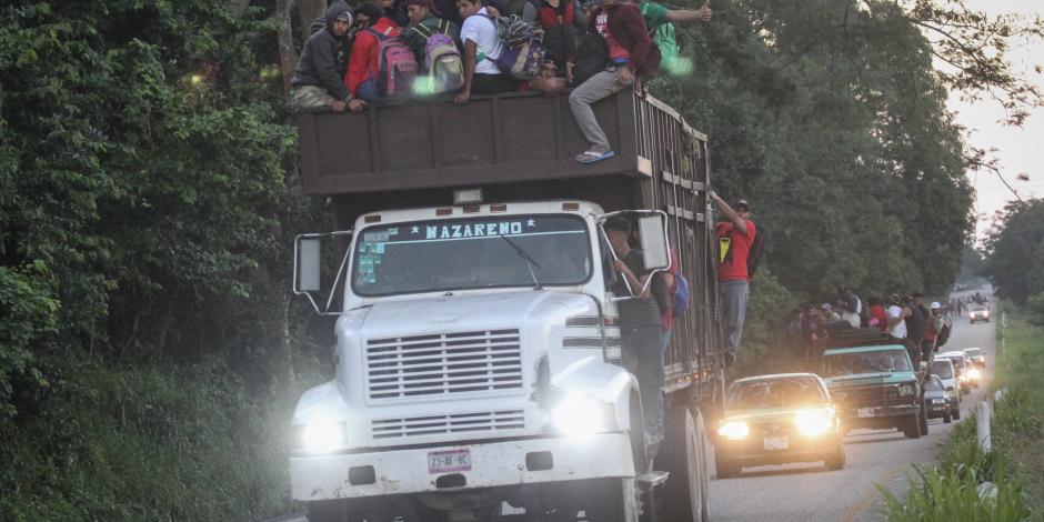 Policía Federal reabre paso a caravana migrante rumbo a Oaxaca
