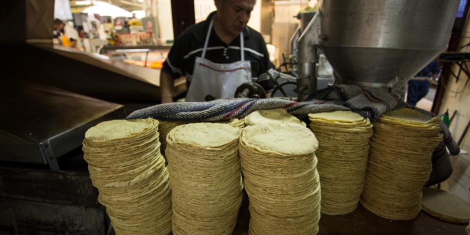 Sin justificación, alza al precio de la tortilla, advierte Secretaría de Economía