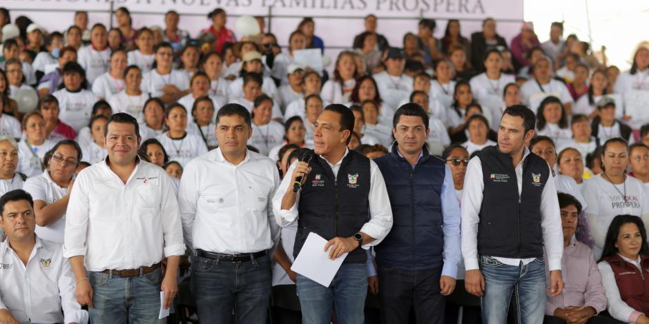 Anuncia gobernador de Hidalgo millonarias inversiones para dos regiones locales