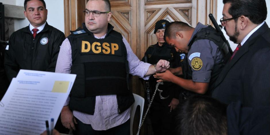 Giran orden de captura contra Javier Duarte, ahora por desaparición forzada