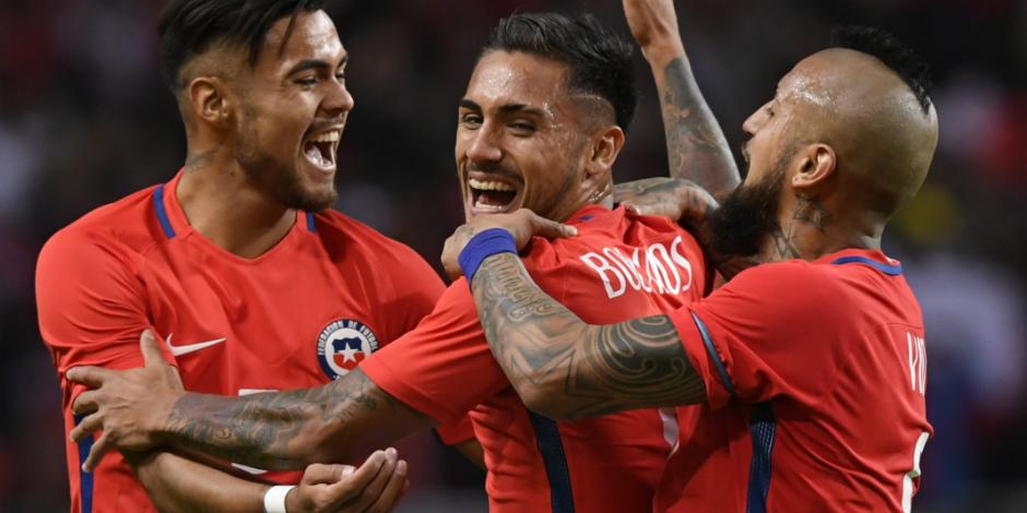 Chile derrota en último minuto a Suecia por 2-1 en partido amistoso