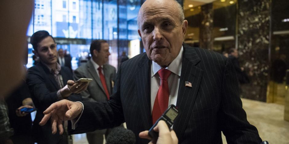 Giuliani se une a equipo de Trump para "negociar fin de la trama rusa"