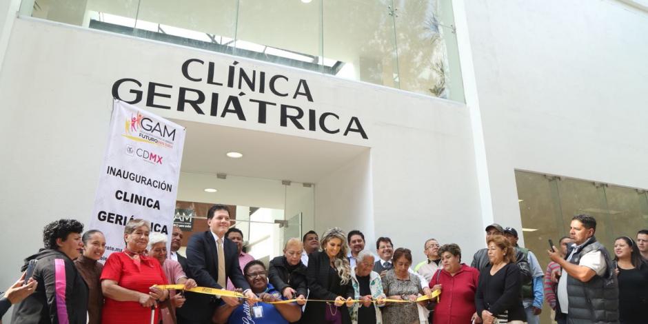 Inaugura Víctor Hugo Lobo primera clínica geriátrica de la GAM