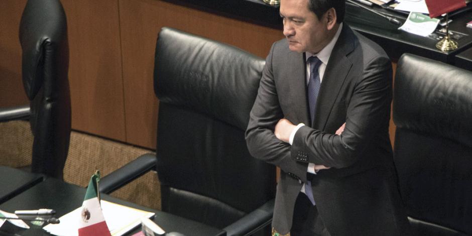En caso Iguala, Morena y PRI chocan en Senado