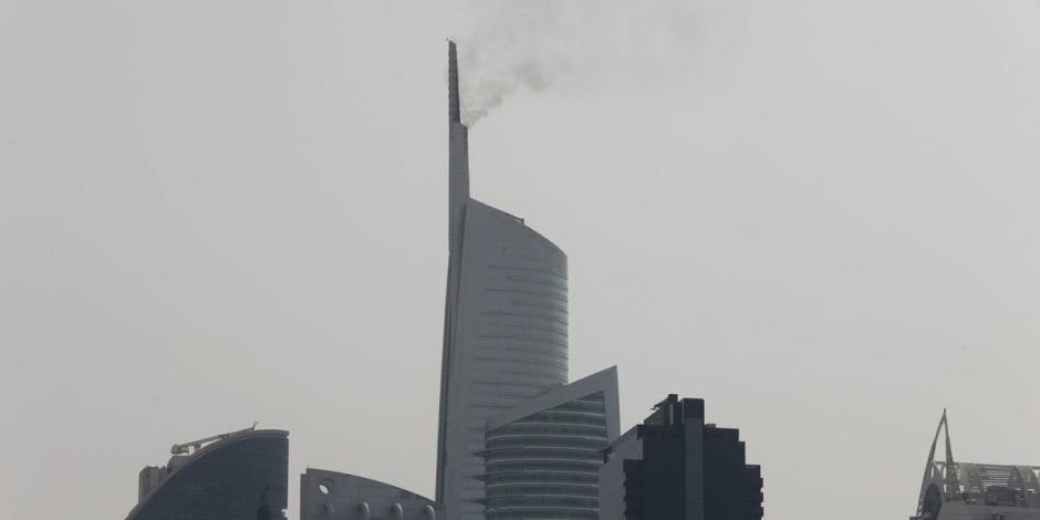 Reportan incendio en el edificio Almas Tower de Dubái